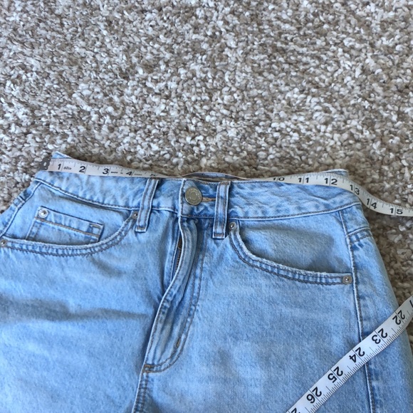 Garage Light Wash High Waist Mom Jean Shorts Sz 3 - Picture 8 of 11